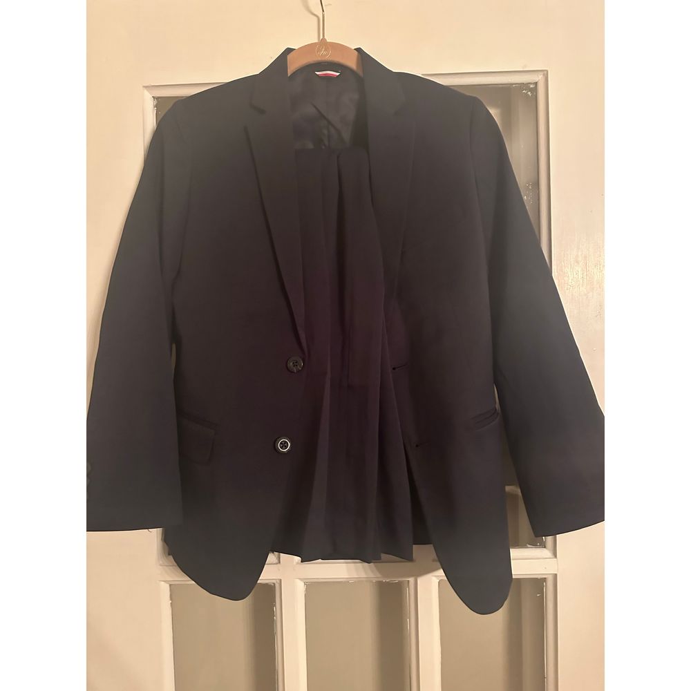 Tommy Hilfiger Boys' 2-Piece Formal Suit Set size 12 Brand New - Picture 9 of 10